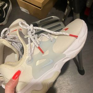 nike women’s presto sneakers